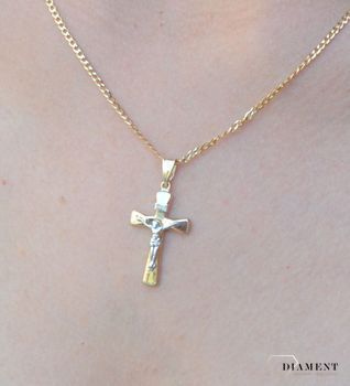 Piękny, złoty wisiorek w kształcie krzyża z wizerunkiem Pana Jezusa  w białym złocie ZA 2973 333. z (1).JPG
